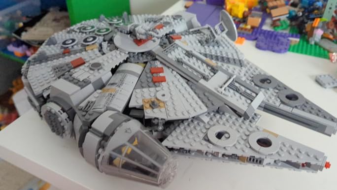 Amazon.com: LEGO Star Wars Millennium Falcon 75257 Building Set